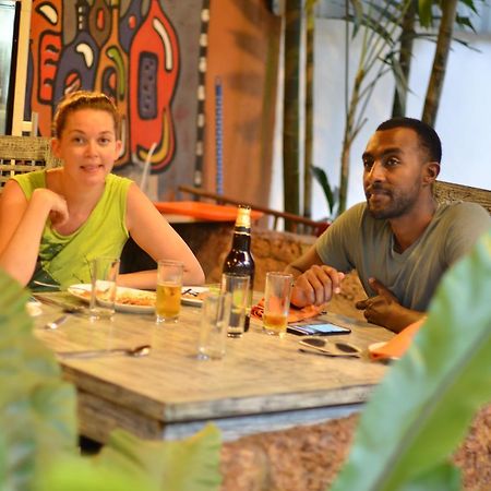 Hostel City Hub Colombo Airport كاتوناياكى المظهر الخارجي الصورة