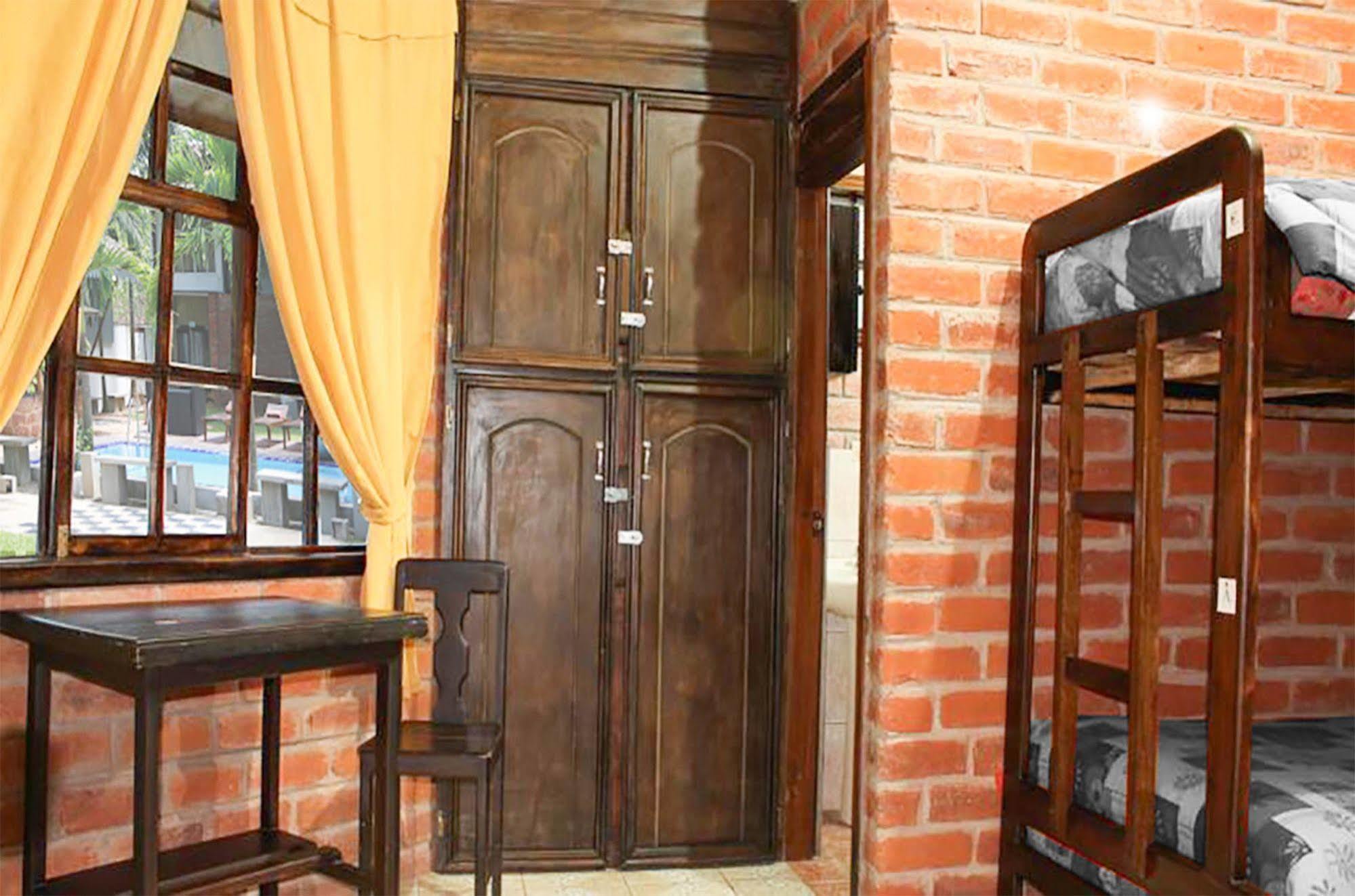 Hostel City Hub Colombo Airport كاتوناياكى المظهر الخارجي الصورة